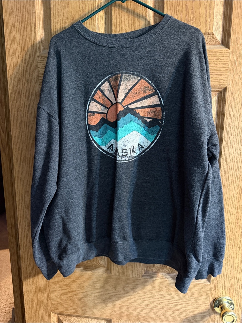 Alaska Graphic Crewneck Sweatshirt - Charcoal